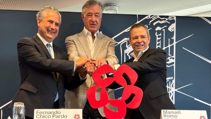 Ernesto Torres Cantú, de Citi, el empresario Fernando Chico Pardo y Manuel Romo, de Banamex.