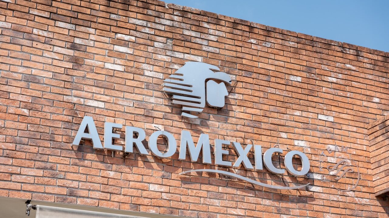 Facade,Of,Aeromexico,Sales,Offices,,Showing,The,Airline,Logo,On