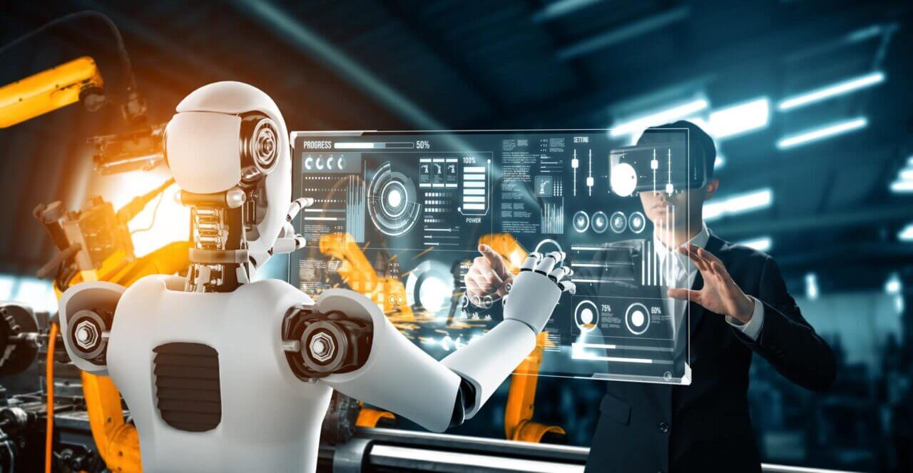 Robot y persona interactúan frente a una pantalla digital en una fábrica inteligente, ilustrando el uso de inteligencia artificial y automatización en la industria 4.0.