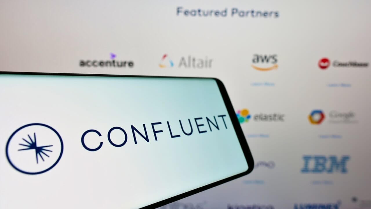 Stuttgart,,Germany,-,06-13-2021:,Smartphone,With,Logo,Of,Us,Data