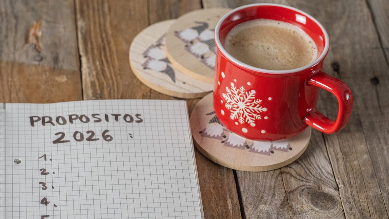 Notebook,With,The,Text,In,Spanish,”2026,Resolutions”.,New,Year’s