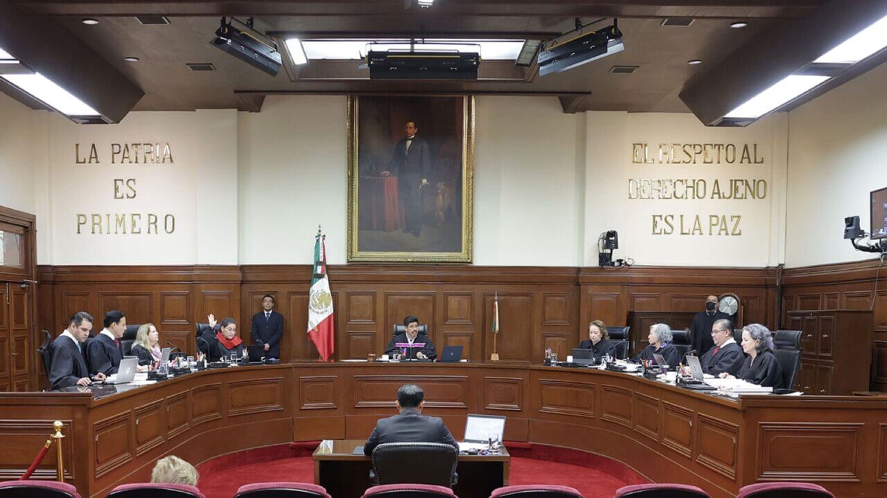 Sesión del Pleno de la Suprema Corte de Justicia de la Nación (SCJN) discutiendo la responsabilidad de operadoras por SIM swapping en México.