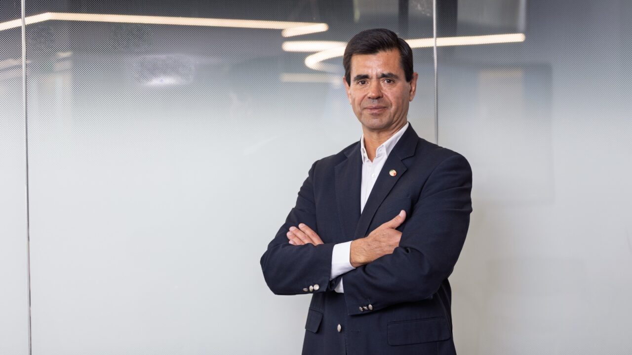 Enrique Ibarra, CIO de GNP Seguros, explicó la estrategia de modernización core legacy y migración a la nube.