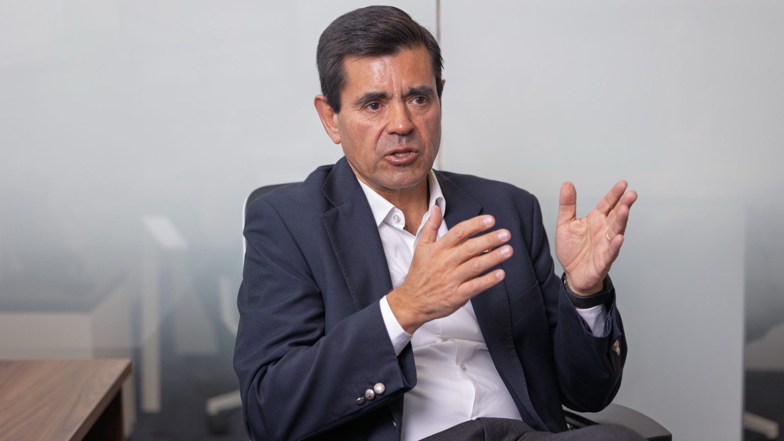 Enrique Ibarra de GNP Seguros detalla la aceleración de desarrollo 5X mediante inteligencia artificial.