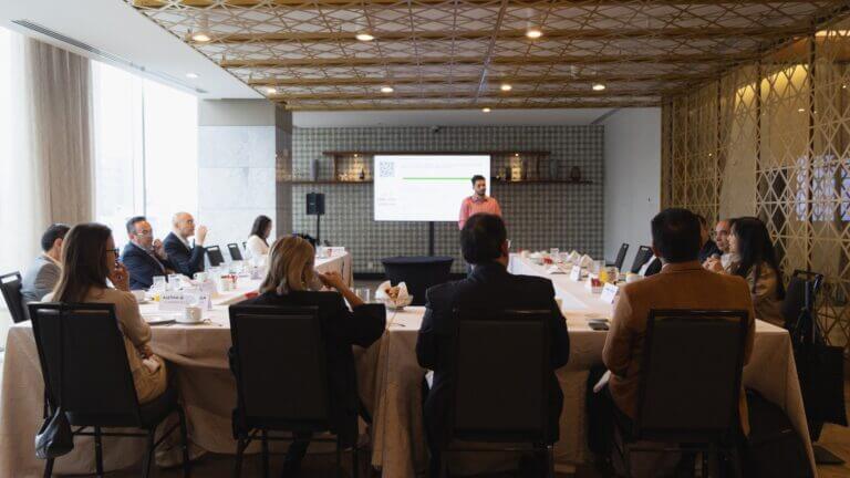 mesa-redonda-IT-Masters-Club-Bestel-Monterrey-ciberseguridad-SOC