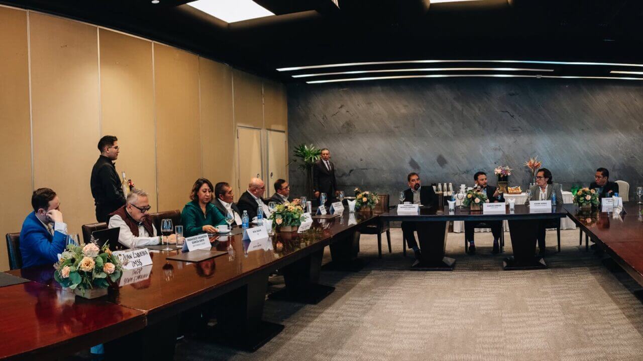 mesa-redonda-IT-Masters-Club-Confluent-datos-ai