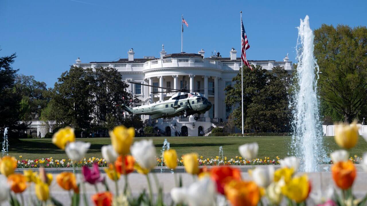 Casa Blanca con el Marine One de fondo, sede de la estrategia de seguridad del grupo AI Estados Unidos.