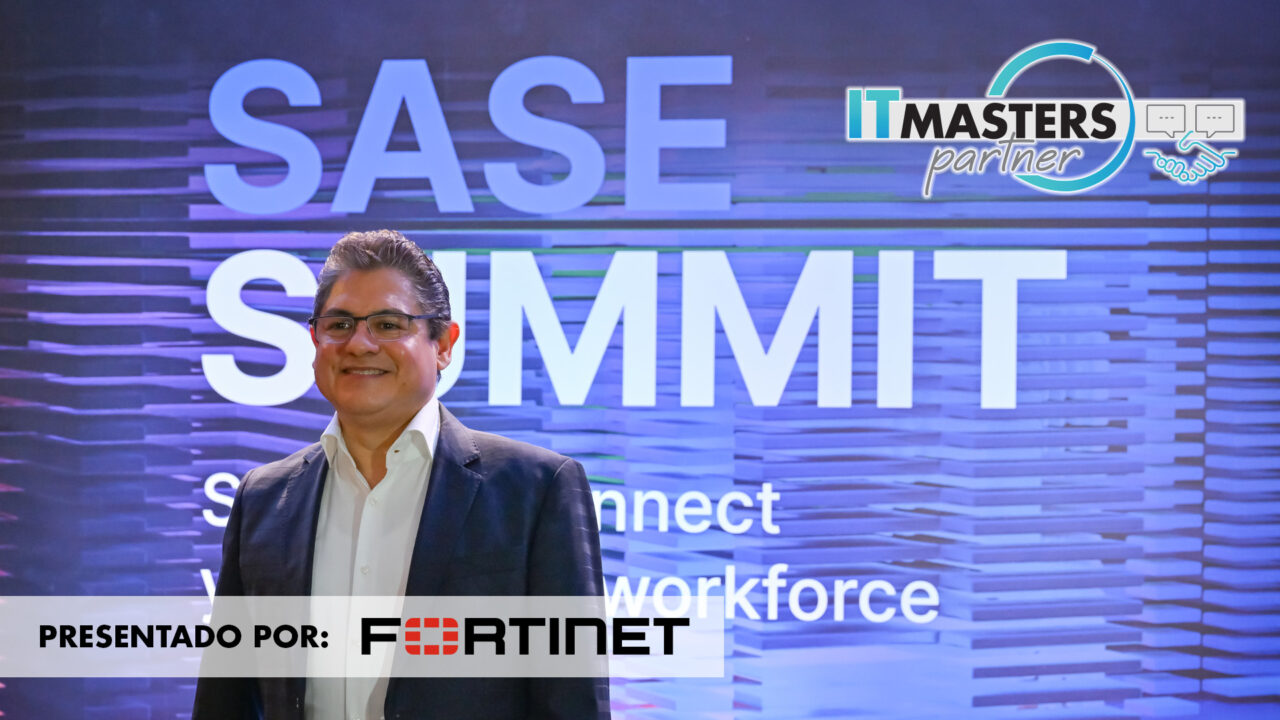 Jorge Miranda en el SASE Summit hablando sobre soluciones de Fortinet SASE para ambientes híbridos.