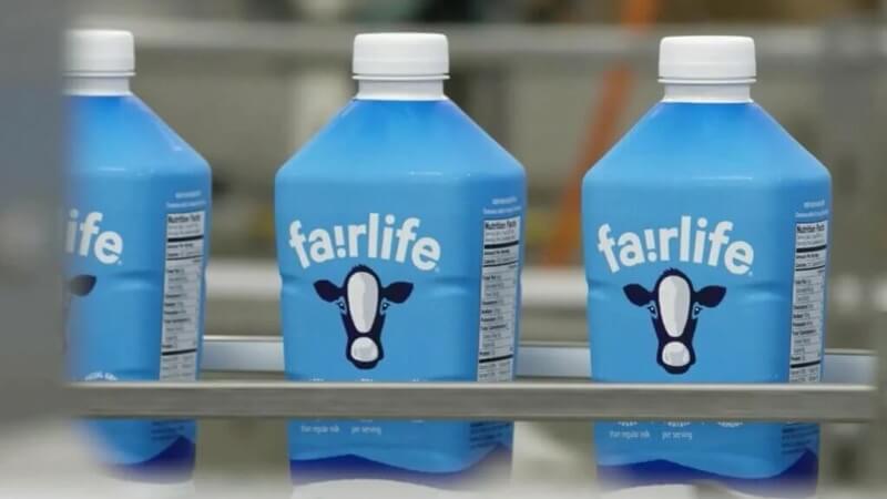 Botellas en línea de producción afectadas por el ransomware en Fairlife Coca-Cola.
