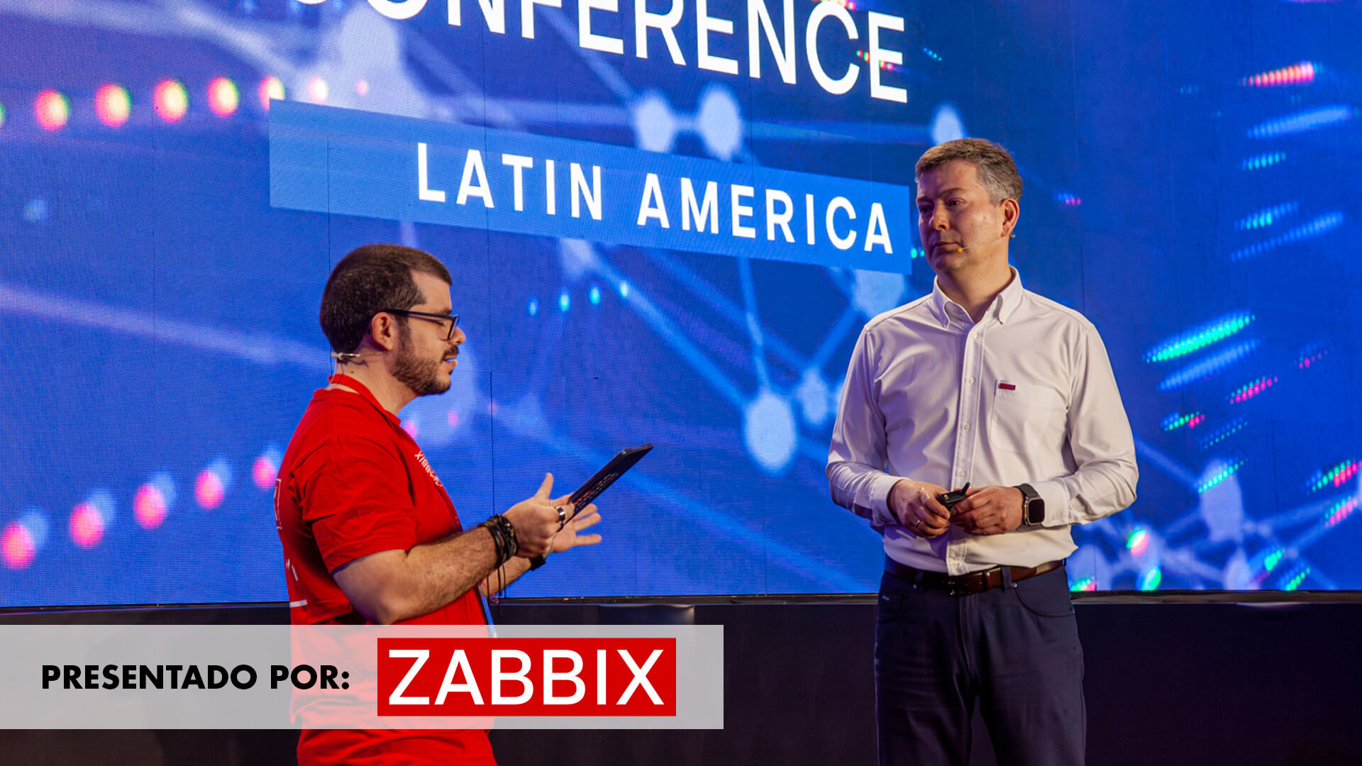 Alexei Vladishev en la Zabbix Conference Latam presentando la observabilidad y optimización de costos en Zabbix 8.0 LTS.