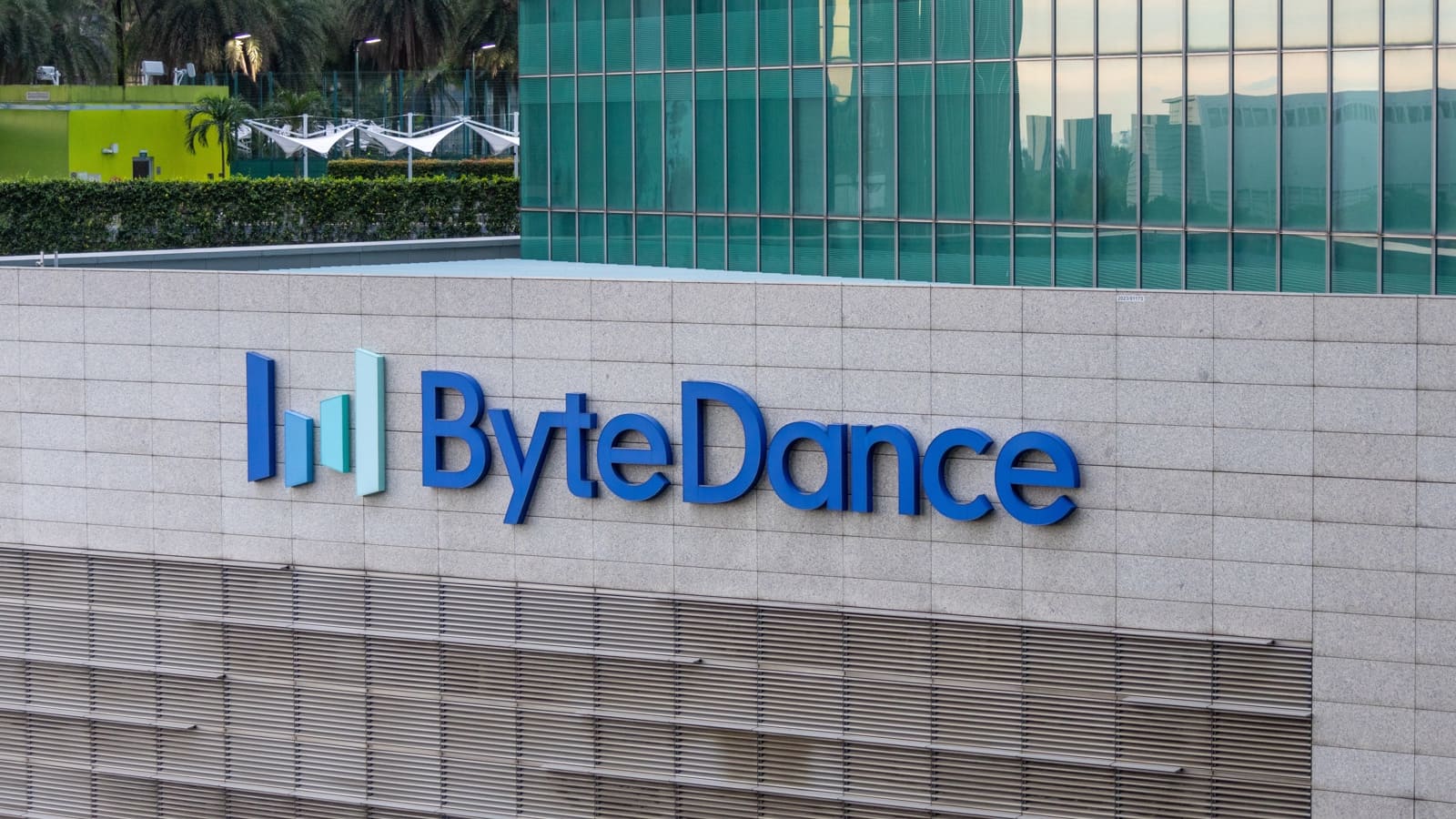 Fachada corporativa de ByteDance, empresa que crea un equipo de seguridad de AI para sus modelos.