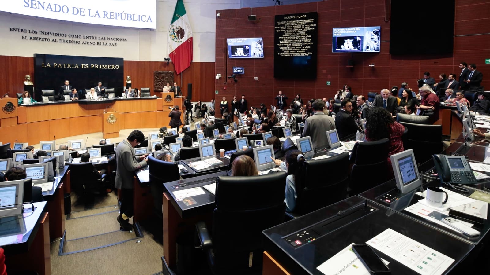 Sesión en el Senado donde se avaló la reducción de cuotas del espectro radioeléctrico.